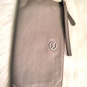 Michael Kors Gray Leather Wrislet Clutch Wallet Medium